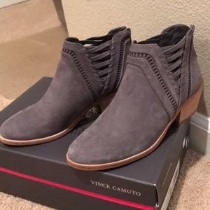 Ankle high dress shoes